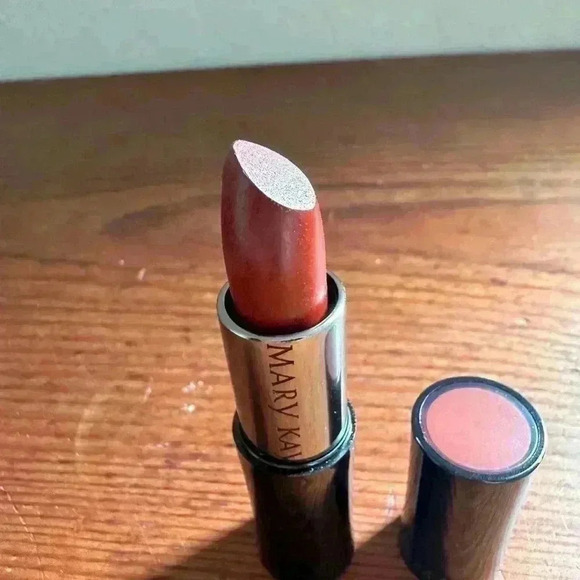 Mary Kay Creme Lipstick Midnight Red 033406 NEW Rouge Minuit - Picture 3 of 6